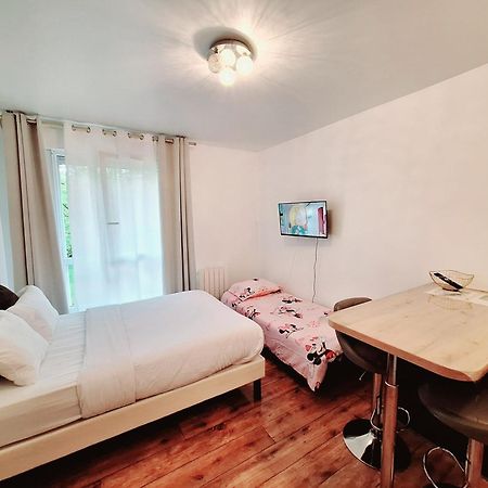 Studio Alpha - 2Min By Train To Disneyland Or 20Min Walk - 5Min Walk To "Val D'Europe" Station Montévrain Exterior foto