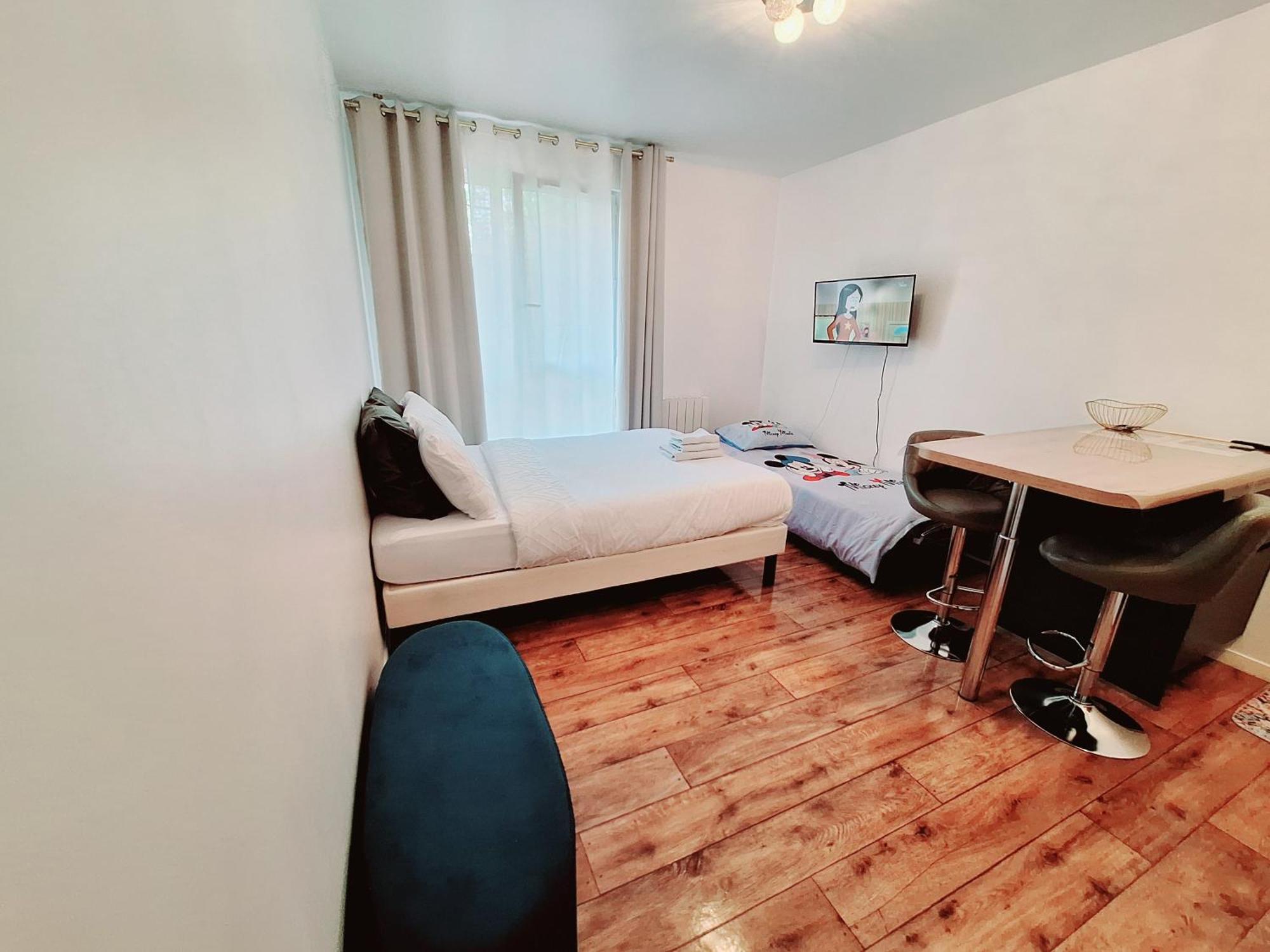 Studio Alpha - 2Min By Train To Disneyland Or 20Min Walk - 5Min Walk To "Val D'Europe" Station Montévrain Exterior foto