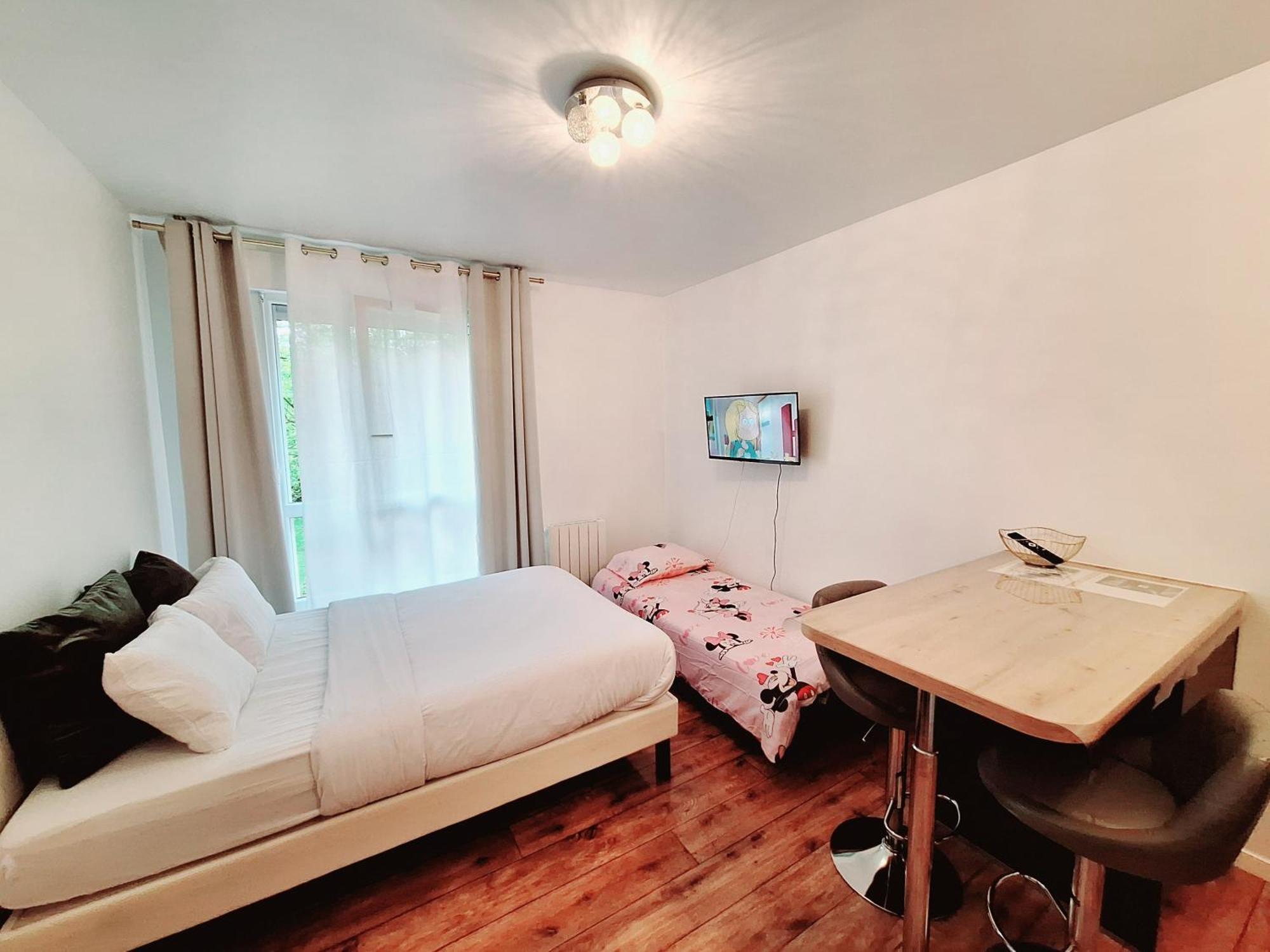 Studio Alpha - 2Min By Train To Disneyland Or 20Min Walk - 5Min Walk To "Val D'Europe" Station Montévrain Exterior foto